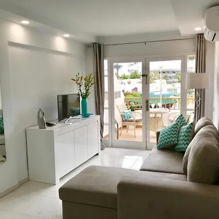 Modern Studio, Close To The * أذيخي